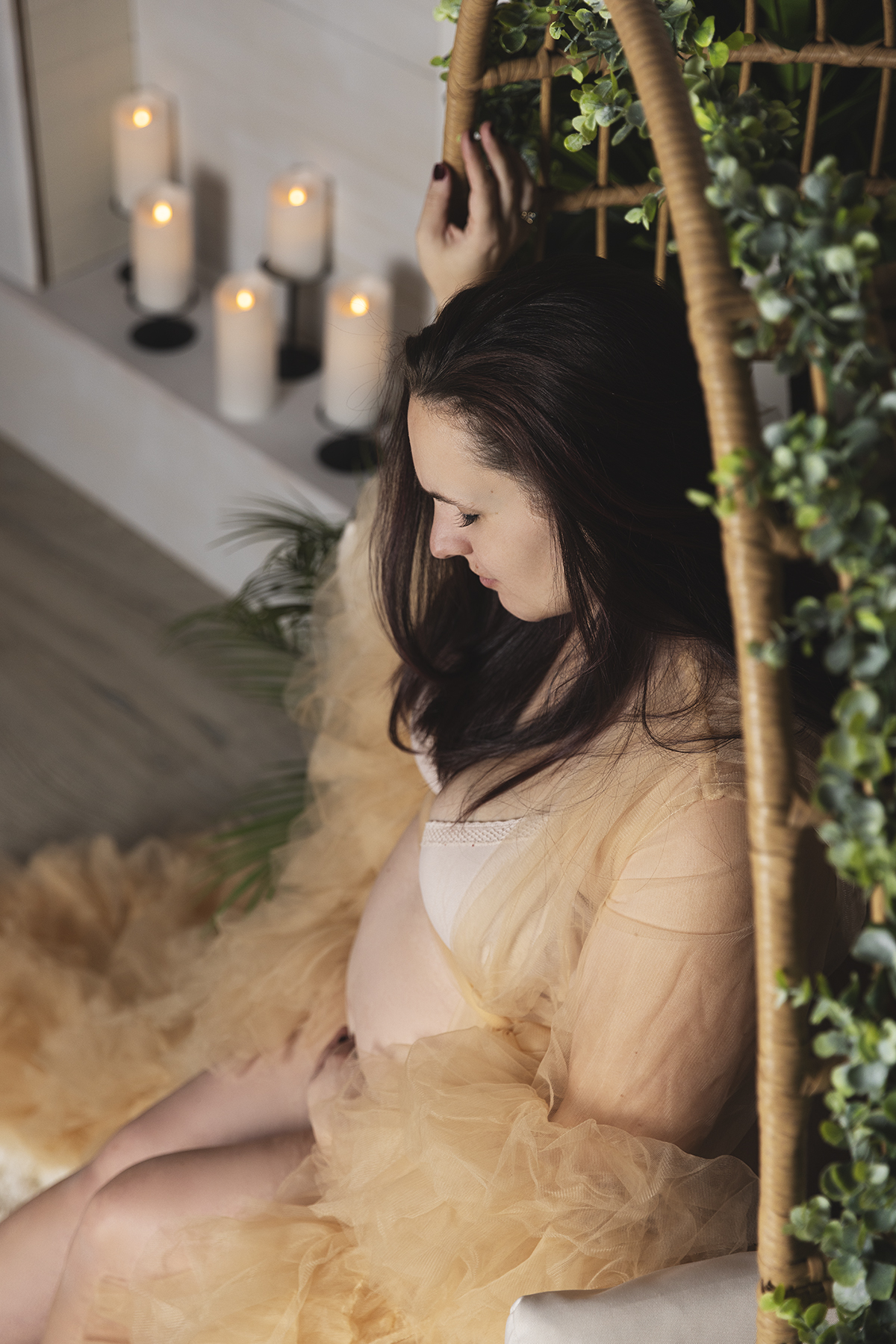 Moody pregnancy boudoir