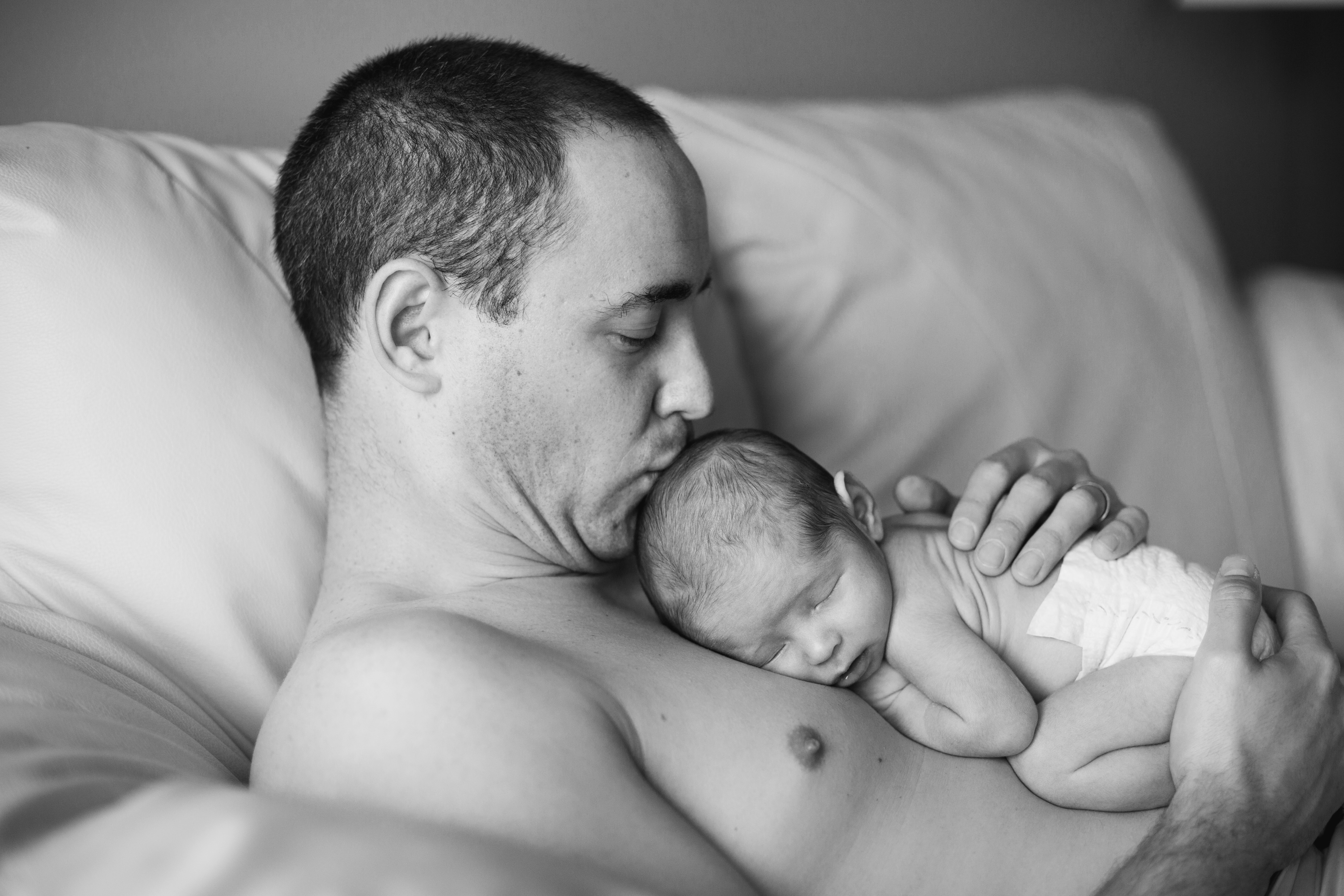 newborn-lifestyle-session-saint-paul-mn_16