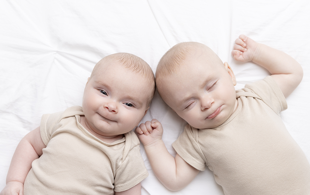 3 month old twins baby grin minnesota photographer