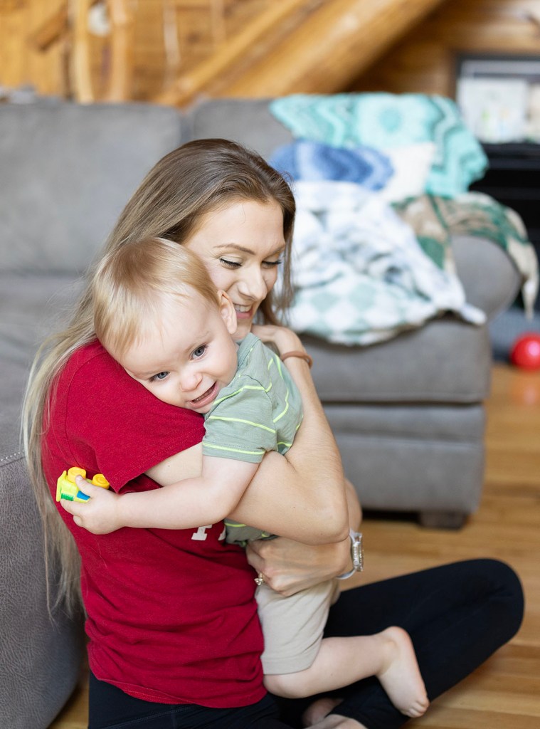 stay-at-home mom documentary photo session