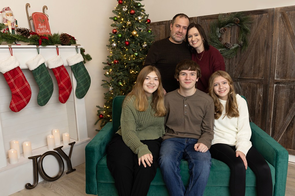 Plymouth MN Family Christmas Mini Session