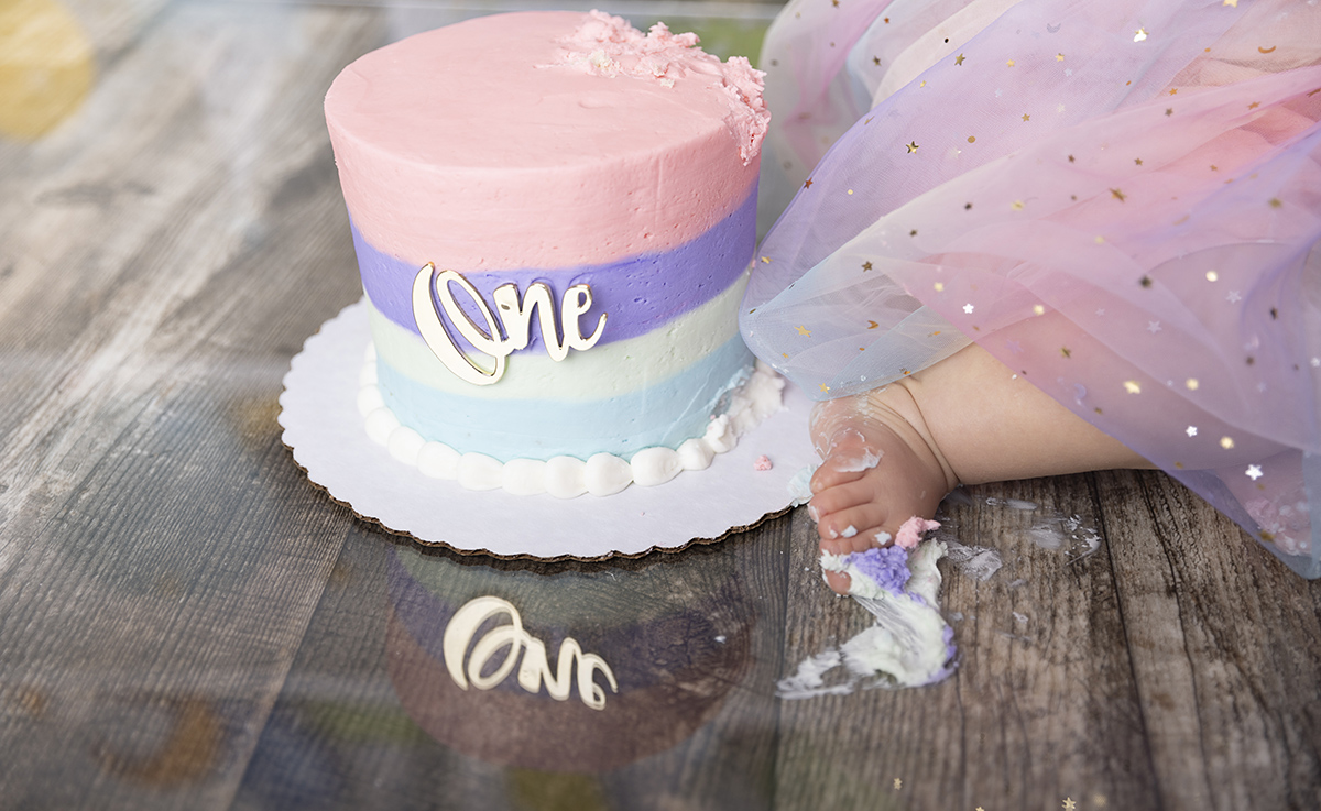 Cake smash frosting on toes detail