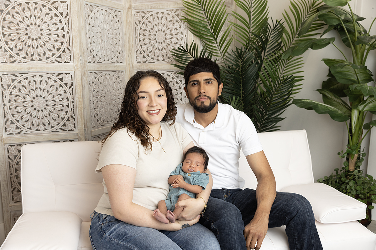 minneapolis newborn family studio photographer