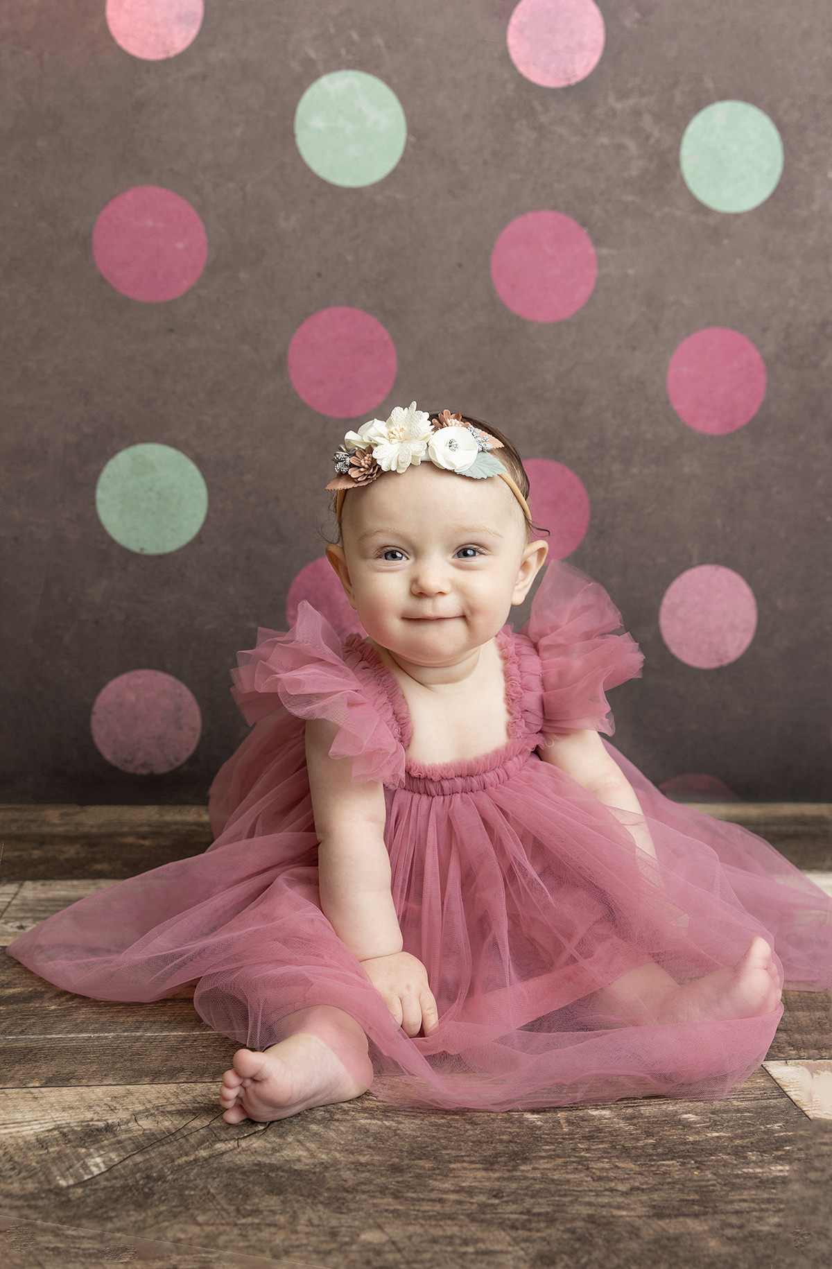 pink tulle dress six month old baby photographer wayzata