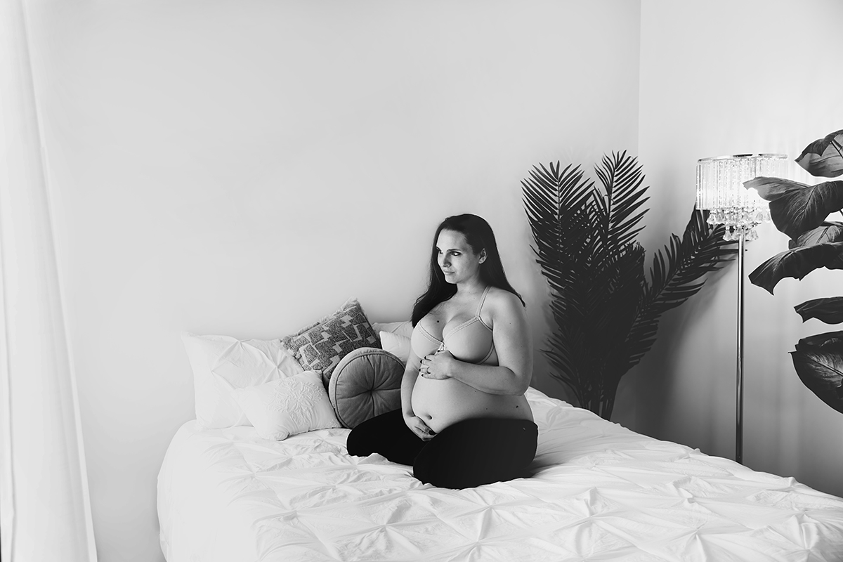 Studio lifestyle maternity images minneapolis