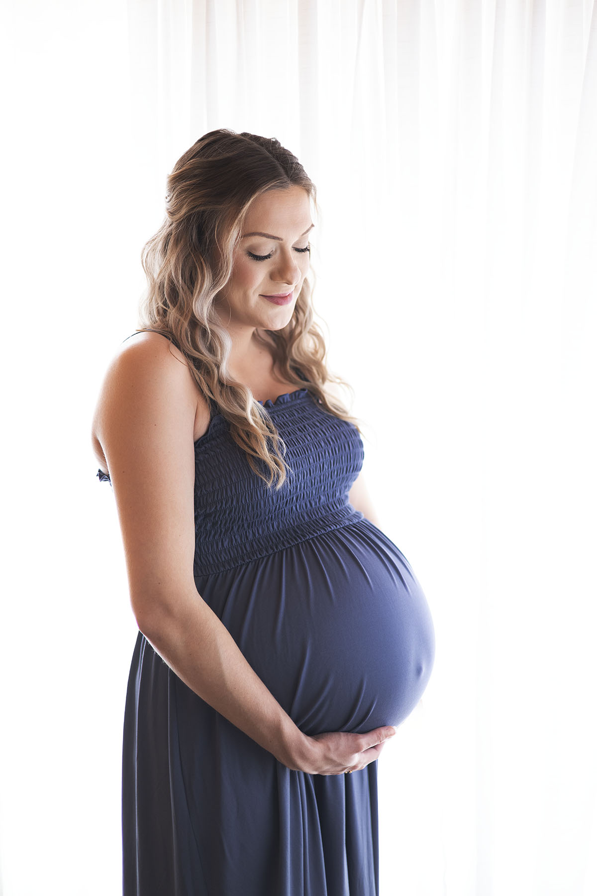 backlit maternity photos