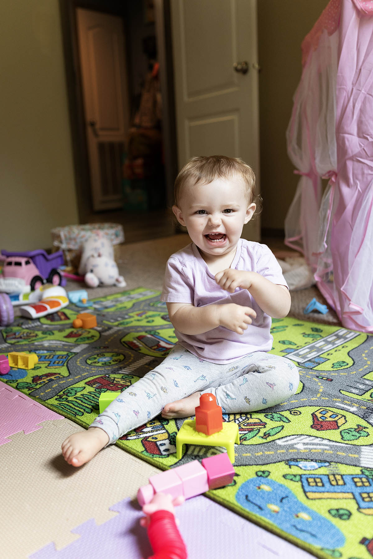 the wheels on the bus go round and round